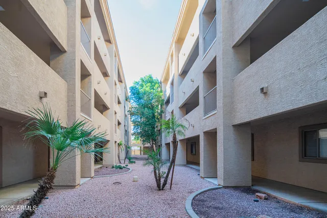 $324,000 | 920 East Devonshire Avenue, Unit 3025, Phoenix, AZ 85014