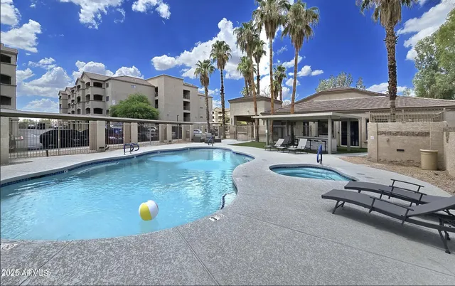 $324,000 | 920 East Devonshire Avenue, Unit 3025, Phoenix, AZ 85014