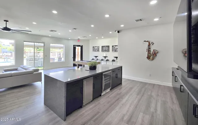 $324,000 | 920 East Devonshire Avenue, Unit 3025, Phoenix, AZ 85014