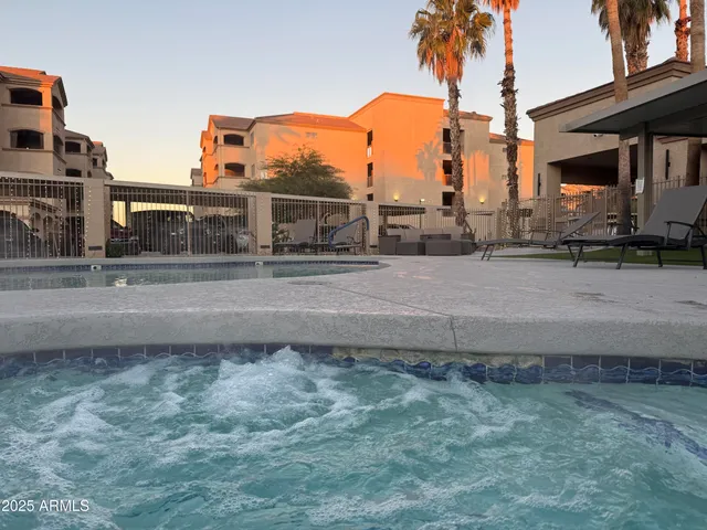 $324,000 | 920 East Devonshire Avenue, Unit 3025, Phoenix, AZ 85014