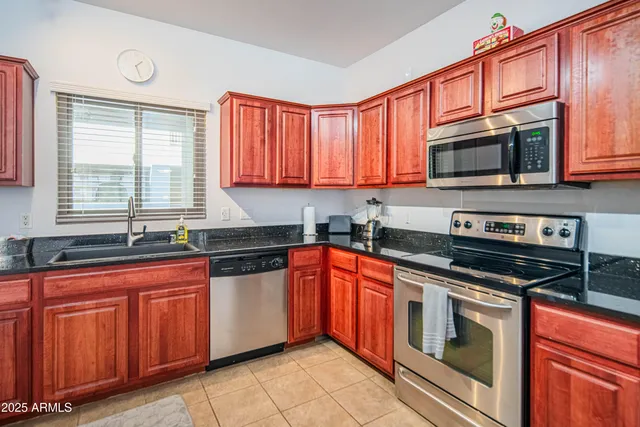 $324,000 | 920 East Devonshire Avenue, Unit 3025, Phoenix, AZ 85014