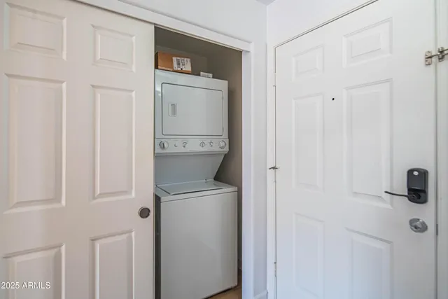 $324,000 | 920 East Devonshire Avenue, Unit 3025, Phoenix, AZ 85014