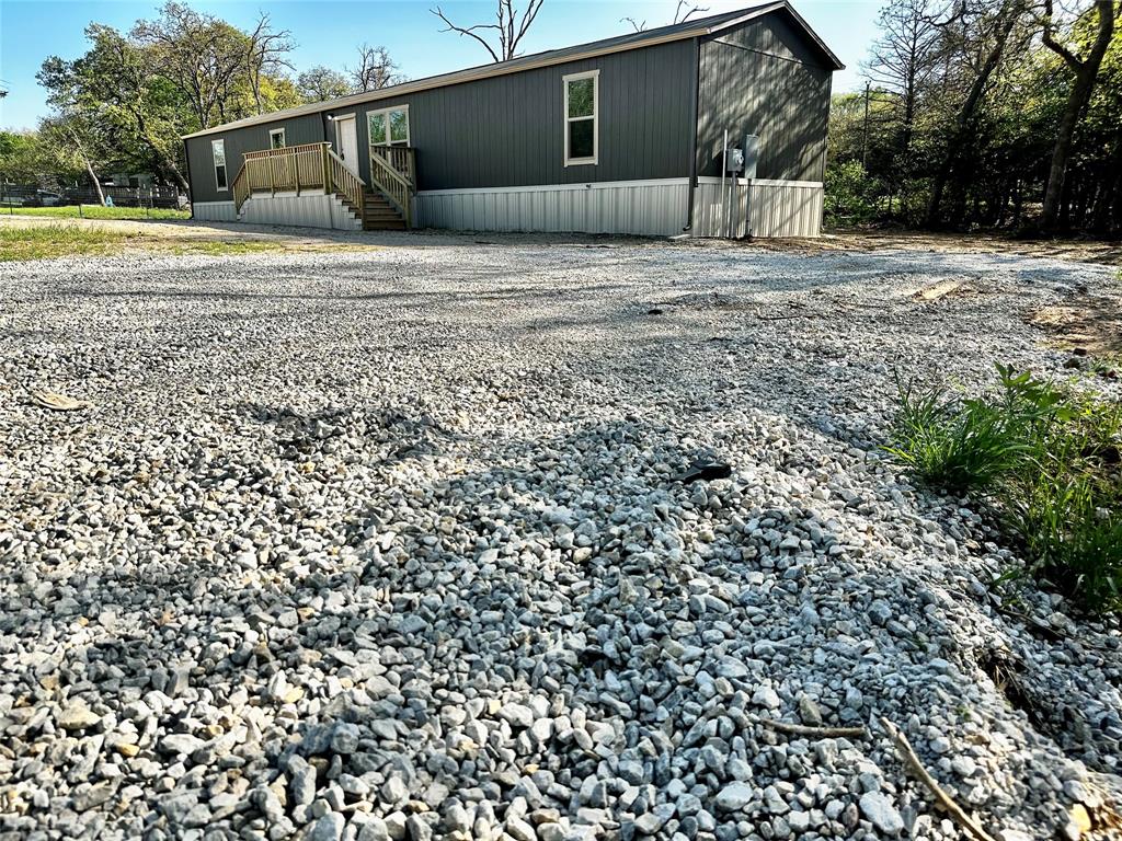 353 Conastoga Road Valley View, TX 76272 - Photo 4 of 12