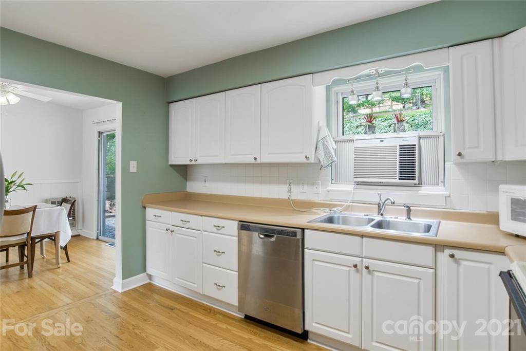 171 Beverly Road Asheville, NC 28805 - Photo 11 of 39 Gallery Image 11