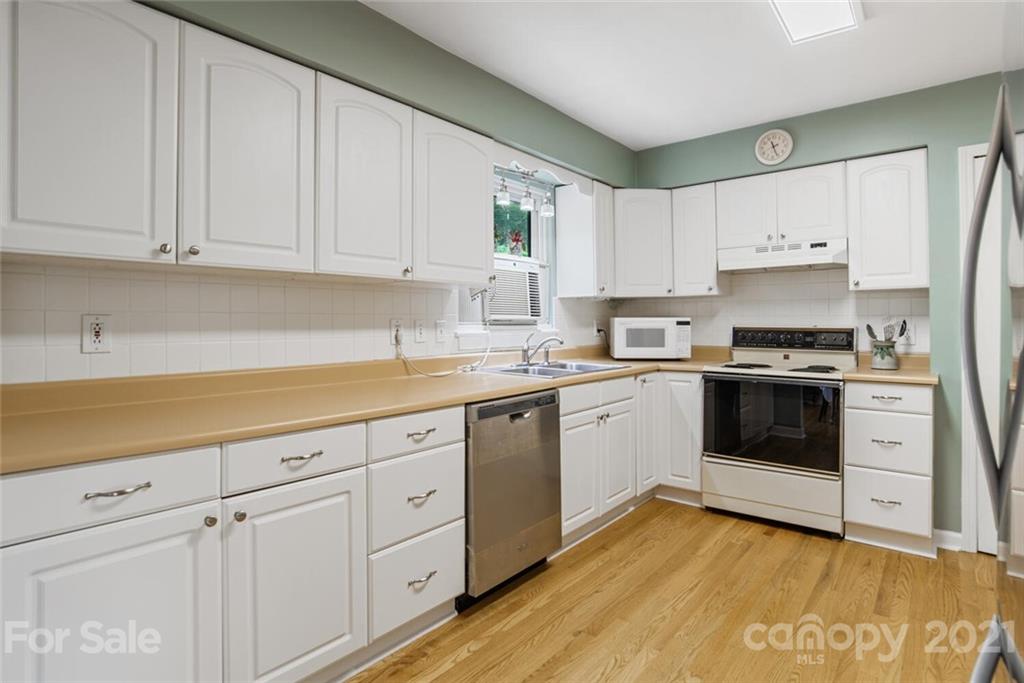171 Beverly Road Asheville, NC 28805 - Photo 12 of 39 Gallery Image 12