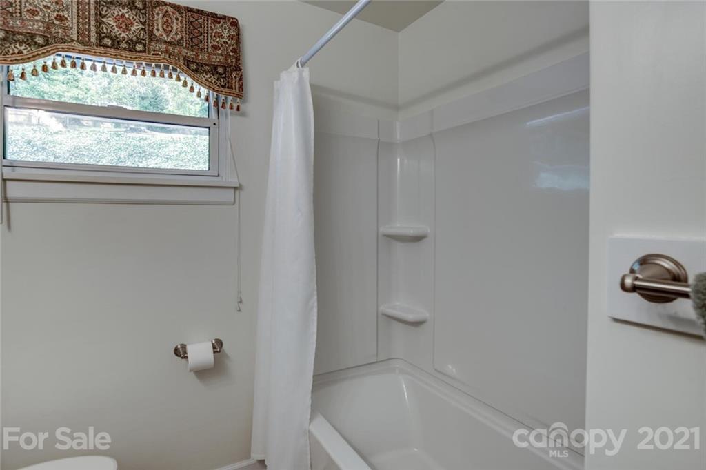 171 Beverly Road Asheville, NC 28805 - Photo 29 of 39 Gallery Image 29