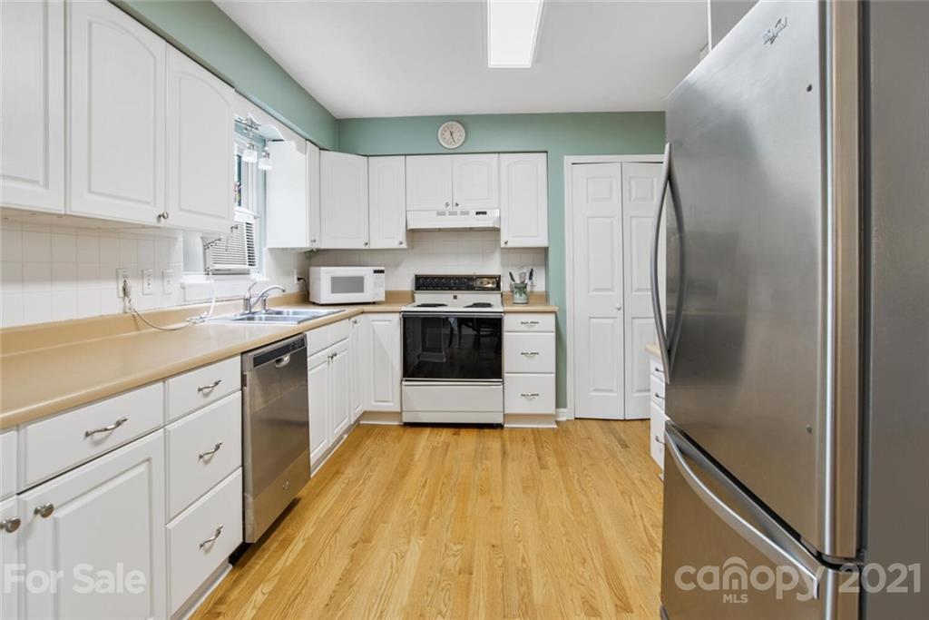 171 Beverly Road Asheville, NC 28805 - Photo 9 of 39 Gallery Image 9