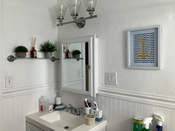 $2,100 | 415 9th Avenue North, Unit 415, Lake Worth Beach, FL 33460