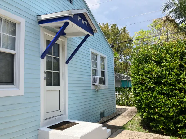 $2,100 | 415 9th Avenue North, Unit 415, Lake Worth Beach, FL 33460