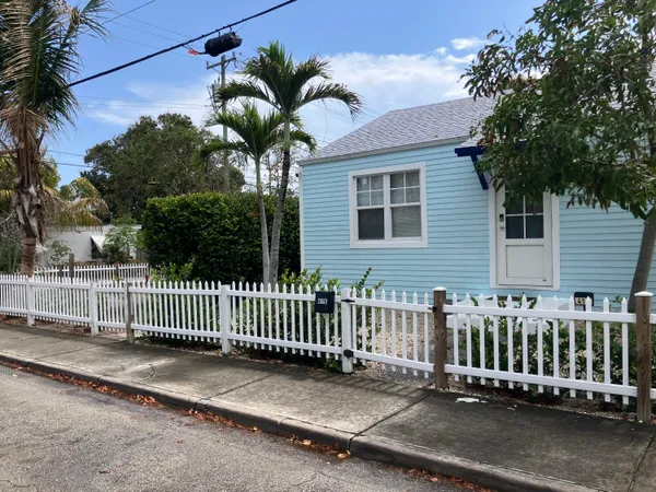 $2,100 | 415 9th Avenue North, Unit 415, Lake Worth Beach, FL 33460