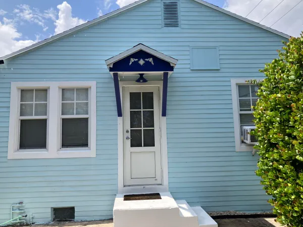 $2,100 | 415 9th Avenue North, Unit 415, Lake Worth Beach, FL 33460