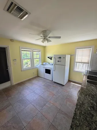 $2,100 | 415 9th Avenue North, Unit 415, Lake Worth Beach, FL 33460