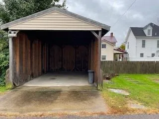 $1,000 | 215 Floral Avenue, Leechburg, PA 15656