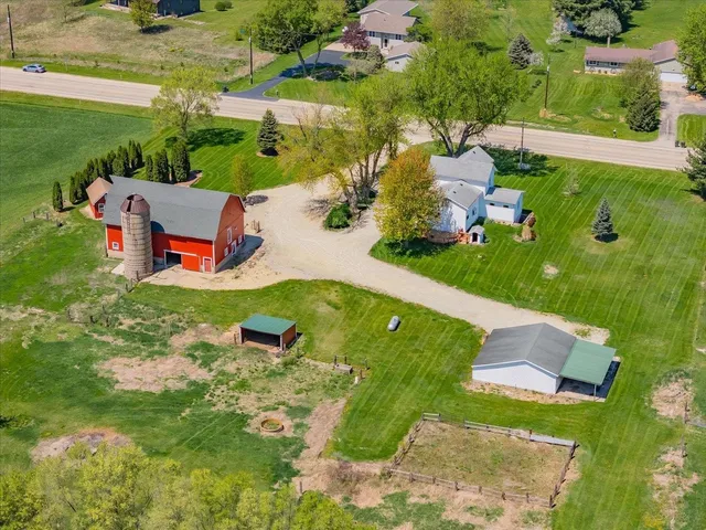 $640,000 | 3756 County Highway North, Milton, WI 53563