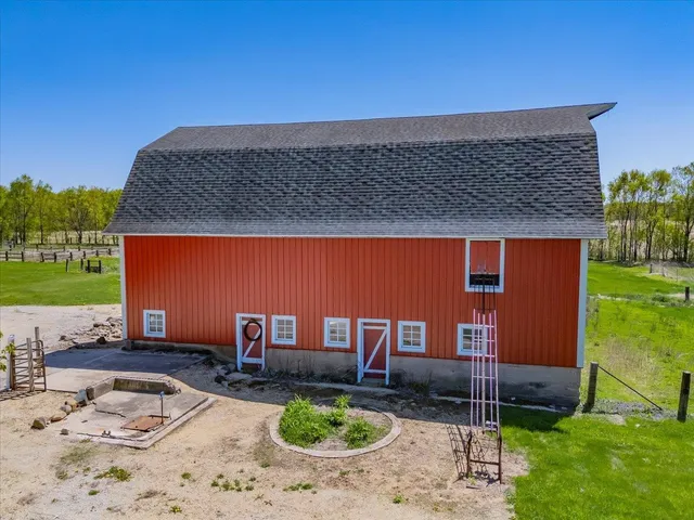 $640,000 | 3756 County Highway North, Milton, WI 53563