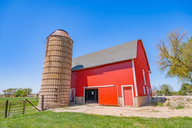 $640,000 | 3756 County Highway North, Milton, WI 53563