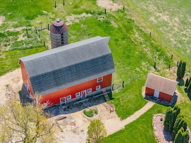 $640,000 | 3756 County Highway North, Milton, WI 53563