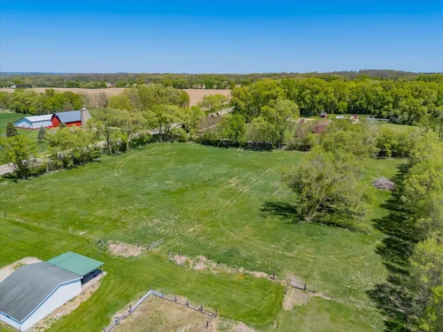 $640,000 | 3756 County Highway North, Milton, WI 53563