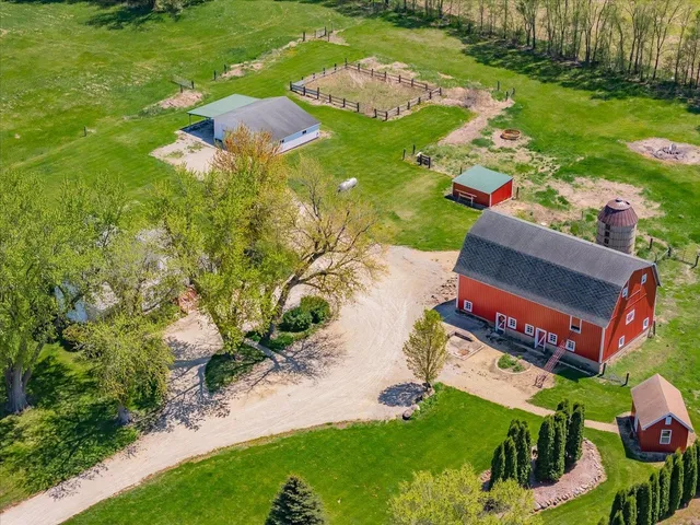 $640,000 | 3756 County Highway North, Milton, WI 53563