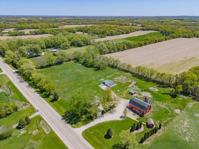 $640,000 | 3756 County Highway North, Milton, WI 53563