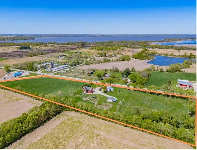 $640,000 | 3756 County Highway North, Milton, WI 53563