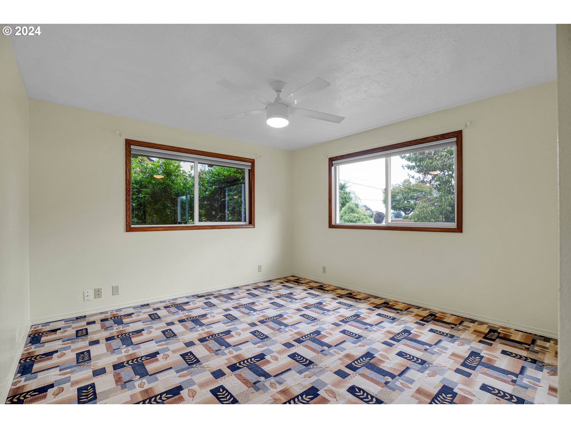 28930 Southeast Powell Valley Road Gresham, OR 97080 - Photo 18 of 38 a view of an empty room