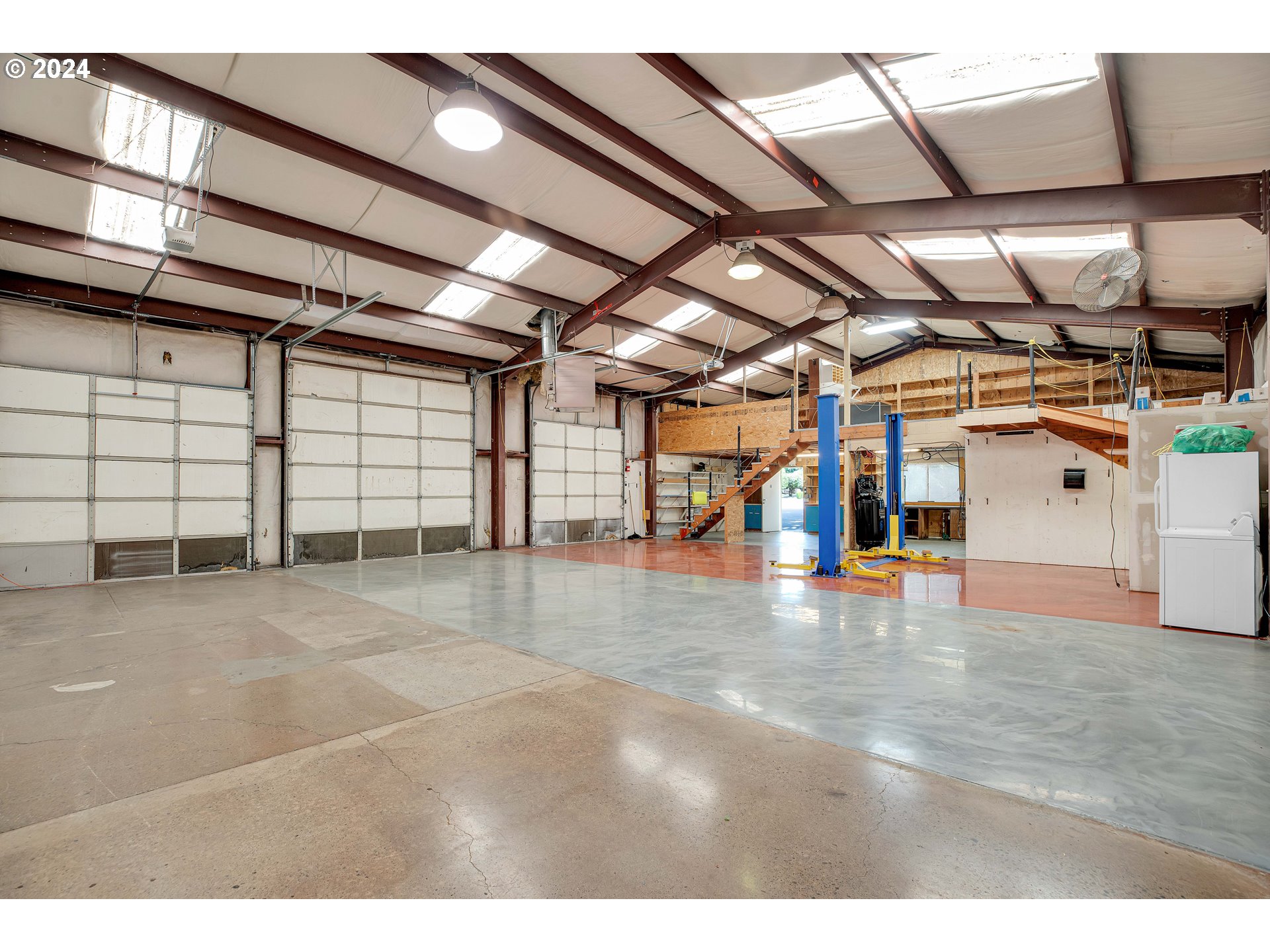28930 Southeast Powell Valley Road Gresham, OR 97080 - Photo 3 of 38 a view of a garage