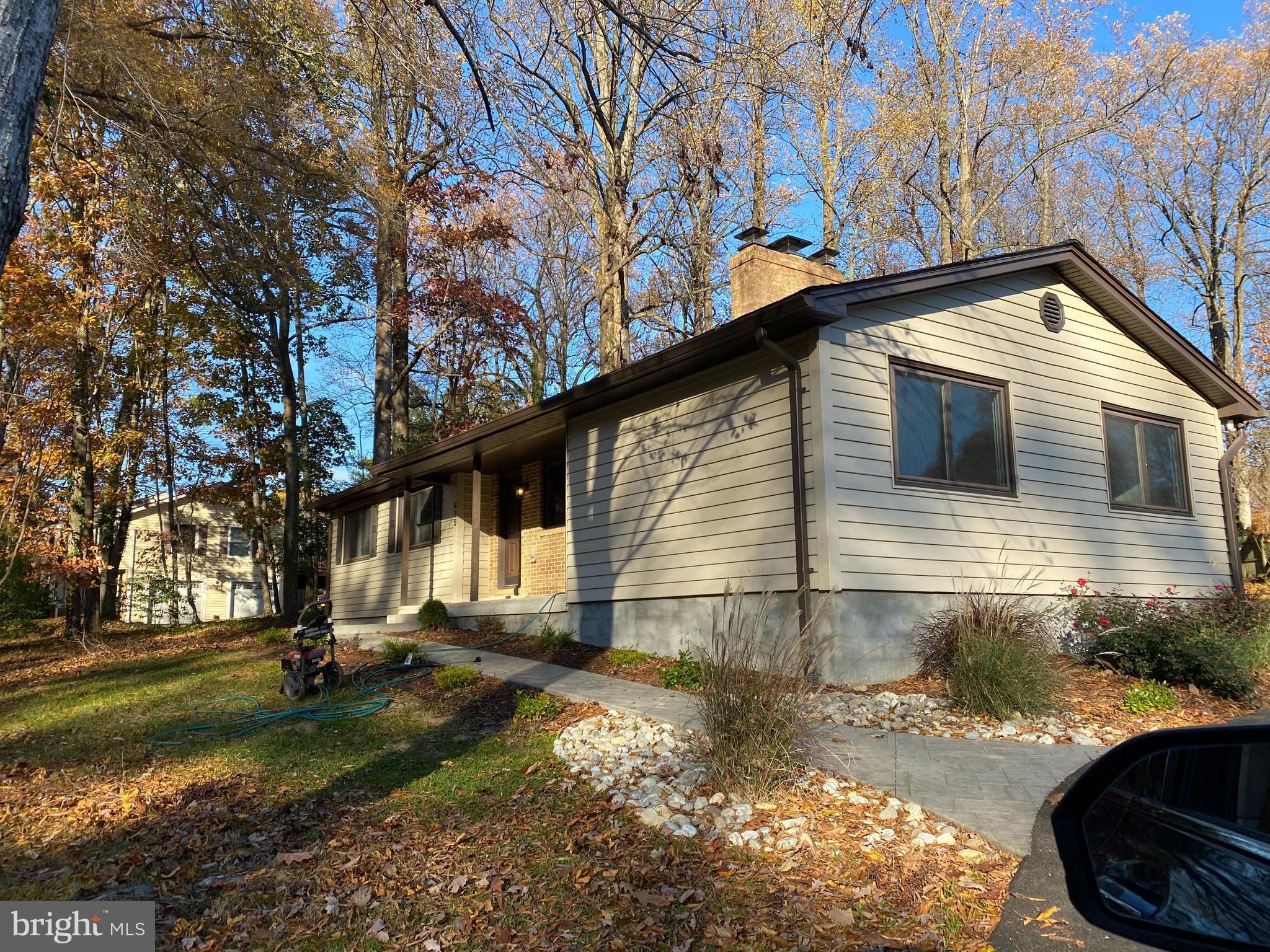 625 Rolling Dale Road Annapolis, MD 21401 - Photo 2 of 40 semi side view of front