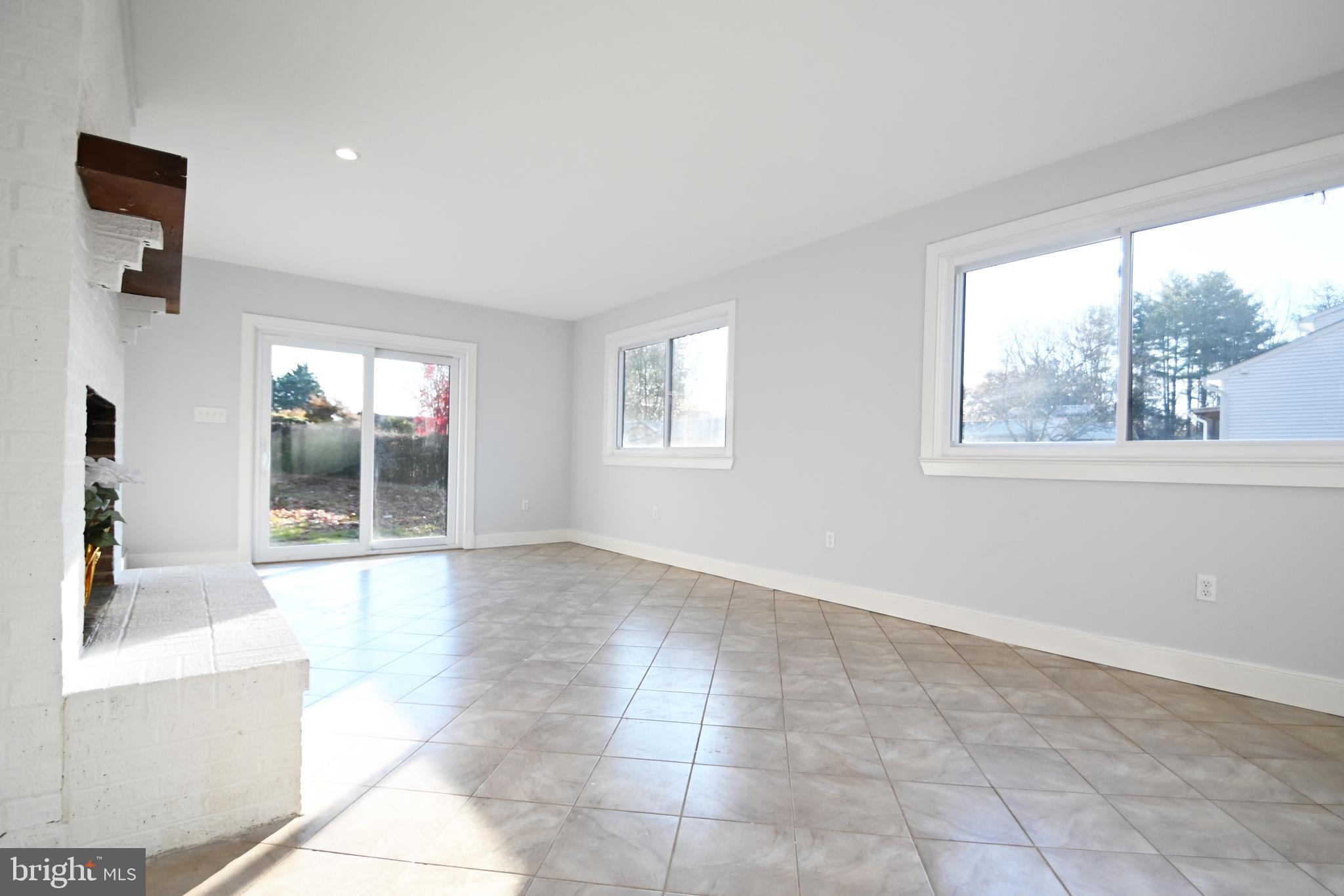 625 Rolling Dale Road Annapolis, MD 21401 - Photo 20 of 40 family room