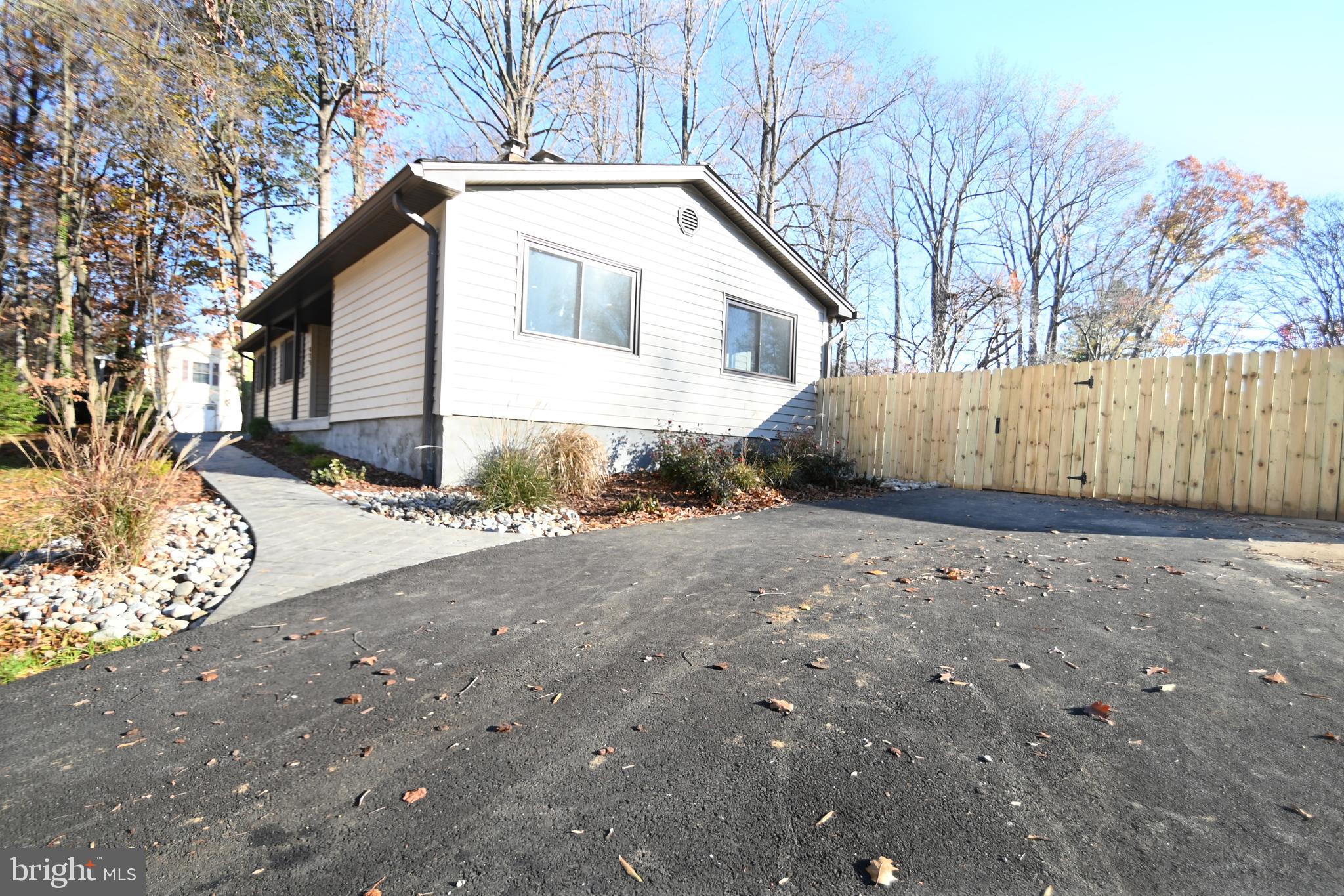 625 Rolling Dale Road Annapolis, MD 21401 - Photo 4 of 40 New fence