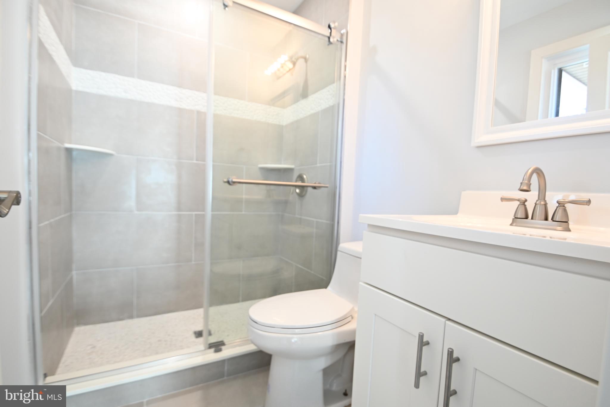 625 Rolling Dale Road Annapolis, MD 21401 - Photo 34 of 40 Master full bath