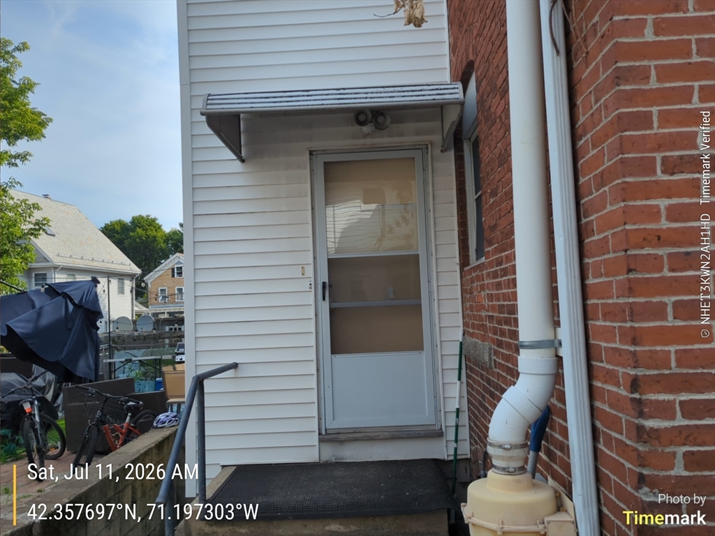 15 Middle Street, Unit 15 Newton, MA 02458 - Photo 3 of 29