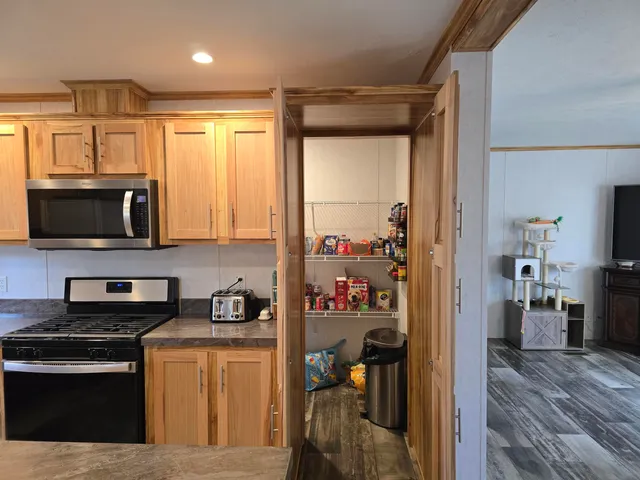 $300,000 | 72 Sawmill Road, Pownal, VT 05201