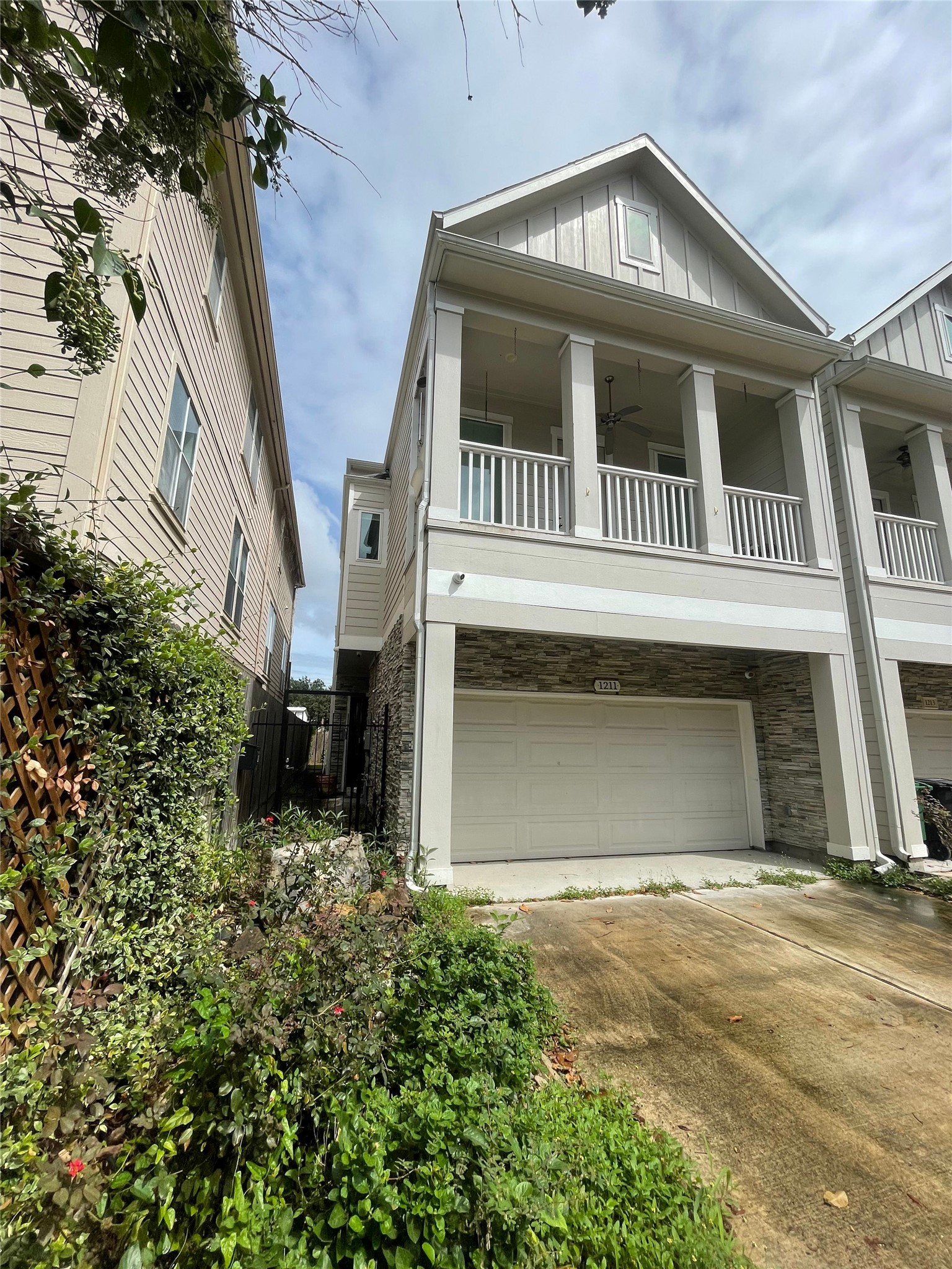 1211 Marconi Street Houston, TX 77019 - Photo 40 of 42 a front view of a house