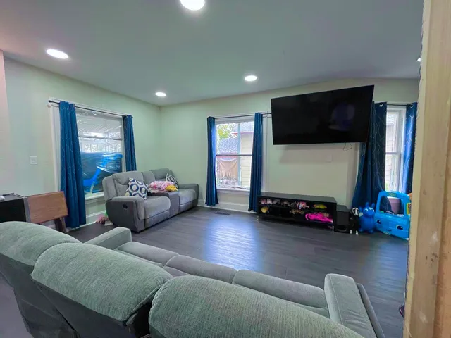 $385,000 | 3849 East Cudahy Avenue, Cudahy, WI 53110