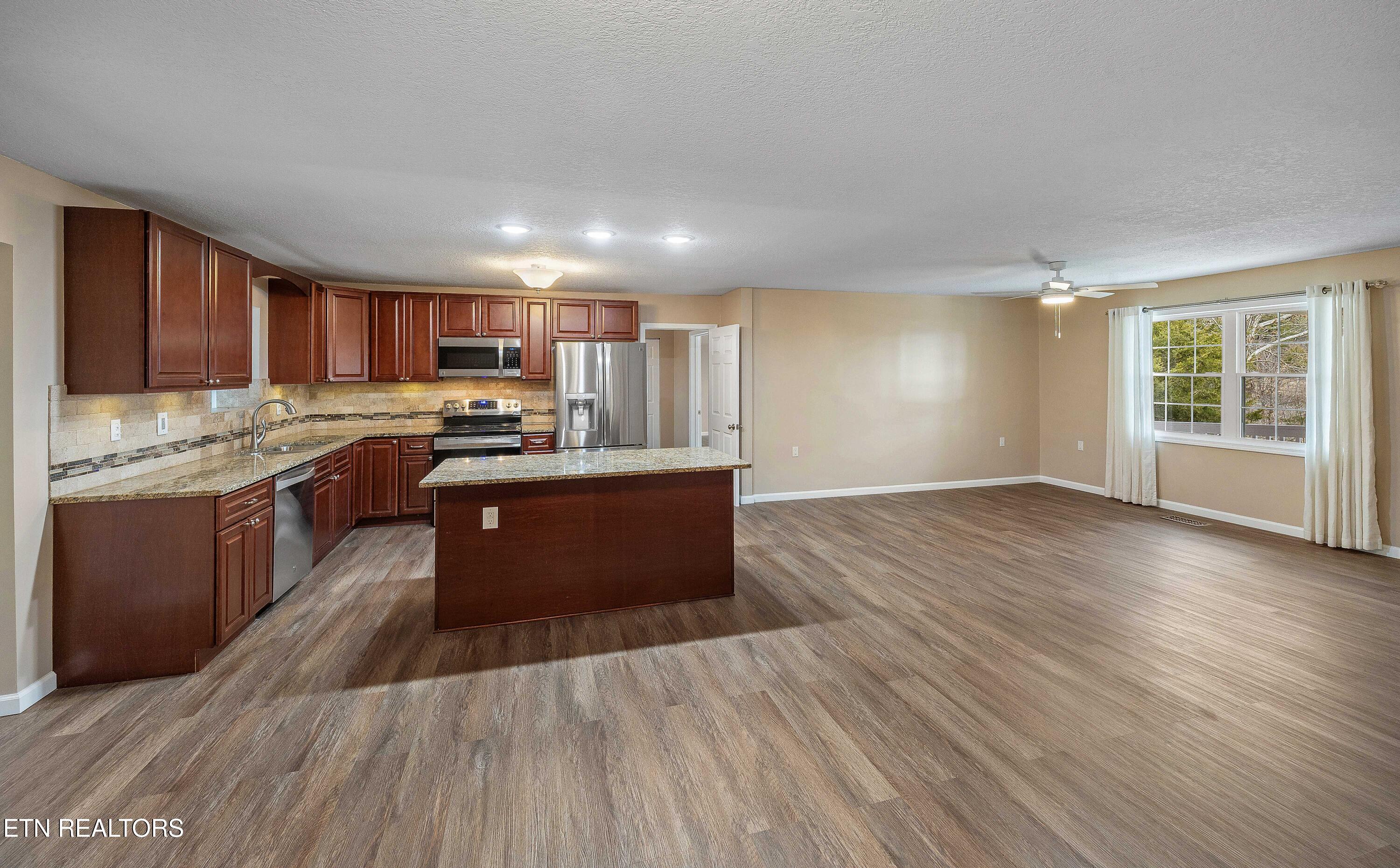 161 Steele Road Vonore, TN 37885 - Photo 23 of 43 Kitchen/ Living Room