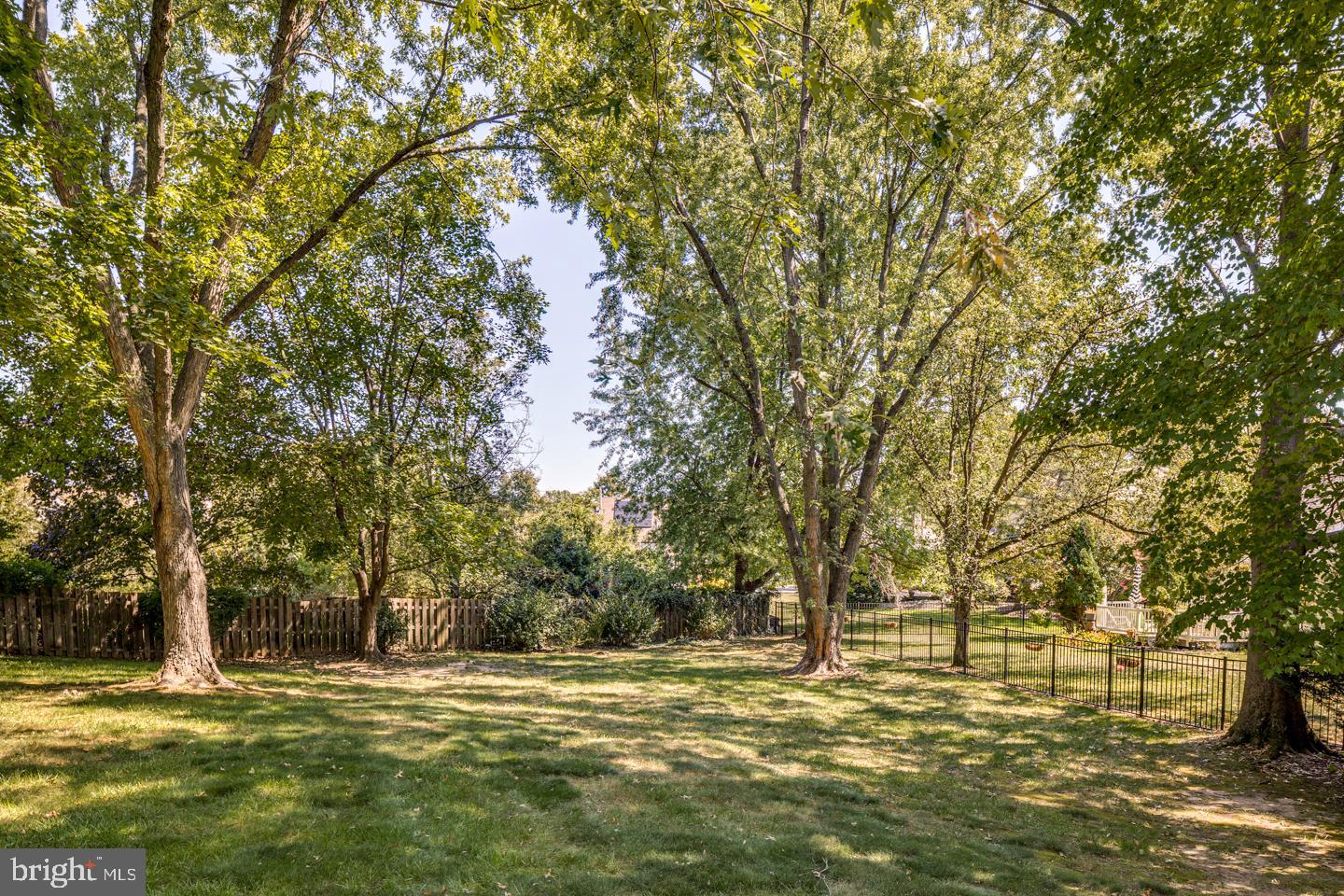 8 Fox Run Drive Mount Laurel, NJ 08054 - Photo 2 of 33 Private Backyard