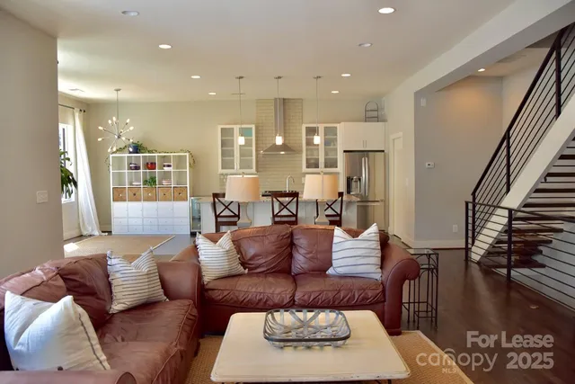 $3,850 | 916 Westbrook Drive, Unit B, Charlotte, NC 28202