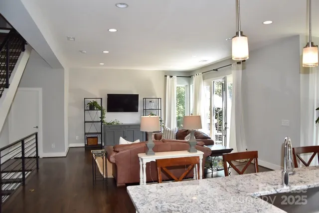 $3,850 | 916 Westbrook Drive, Unit B, Charlotte, NC 28202