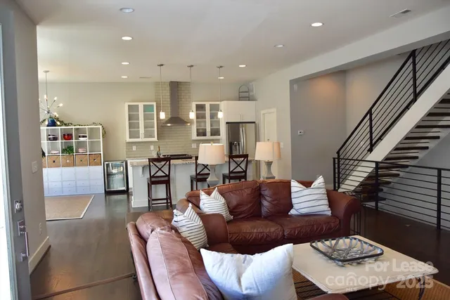 $3,850 | 916 Westbrook Drive, Unit B, Charlotte, NC 28202