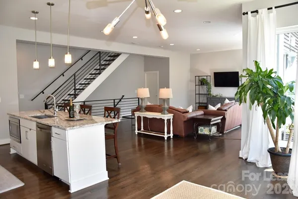 $3,750 | 916 Westbrook Drive, Unit B, Charlotte, NC 28202