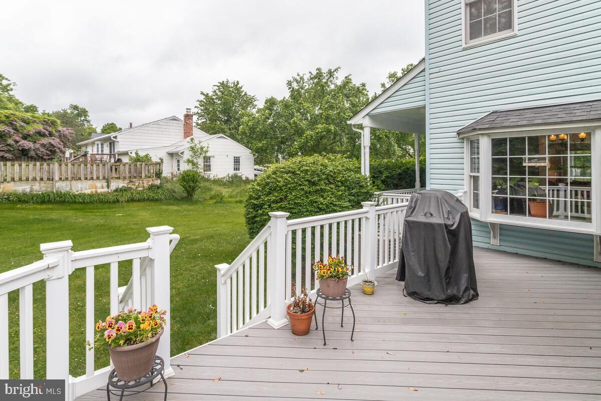 6505 Walker Branch Drive Laurel, MD 20707 - Photo 13 of 60 Trex low maintenance deck