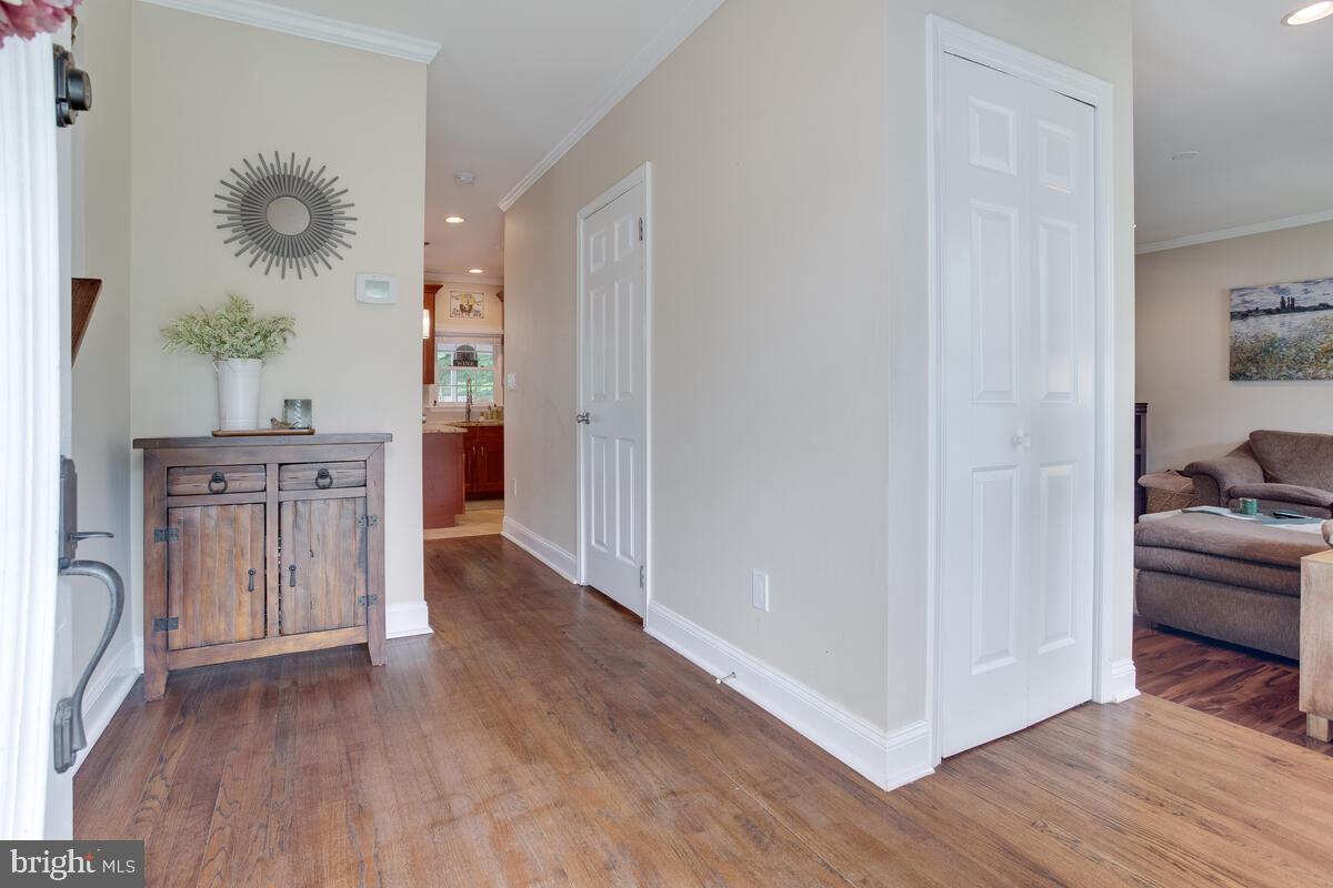 6505 Walker Branch Drive Laurel, MD 20707 - Photo 5 of 60 Foyer