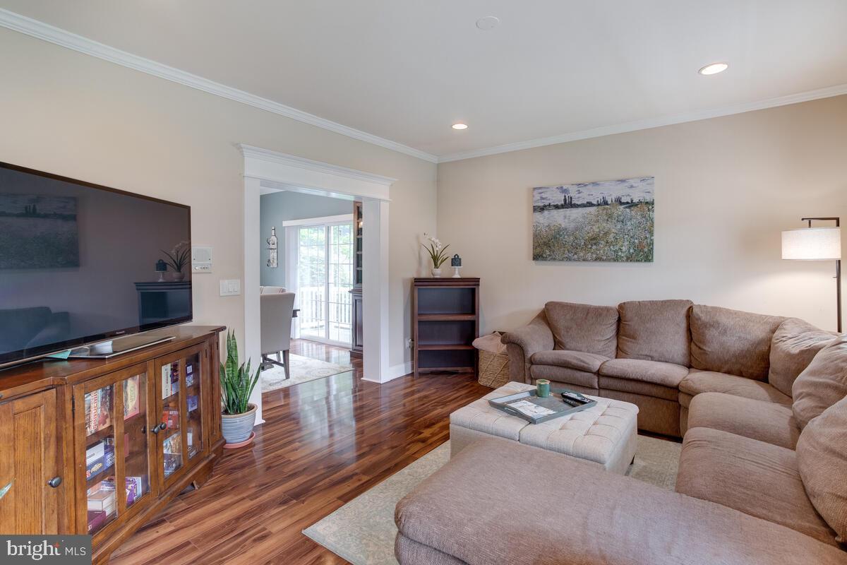 6505 Walker Branch Drive Laurel, MD 20707 - Photo 7 of 60 Living room