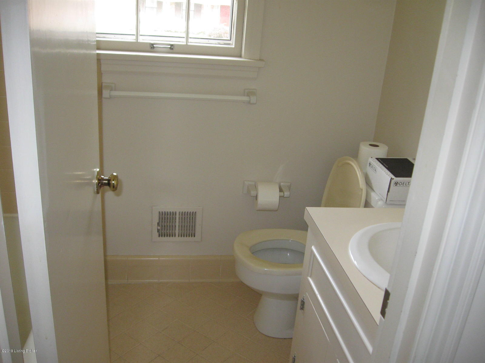 9004 Cardiff Road Louisville, KY 40242 - Photo 12 of 12 Full bath