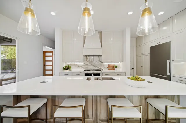 $1,400,000 | 5434 Windswept Lane, Houston, TX 77056