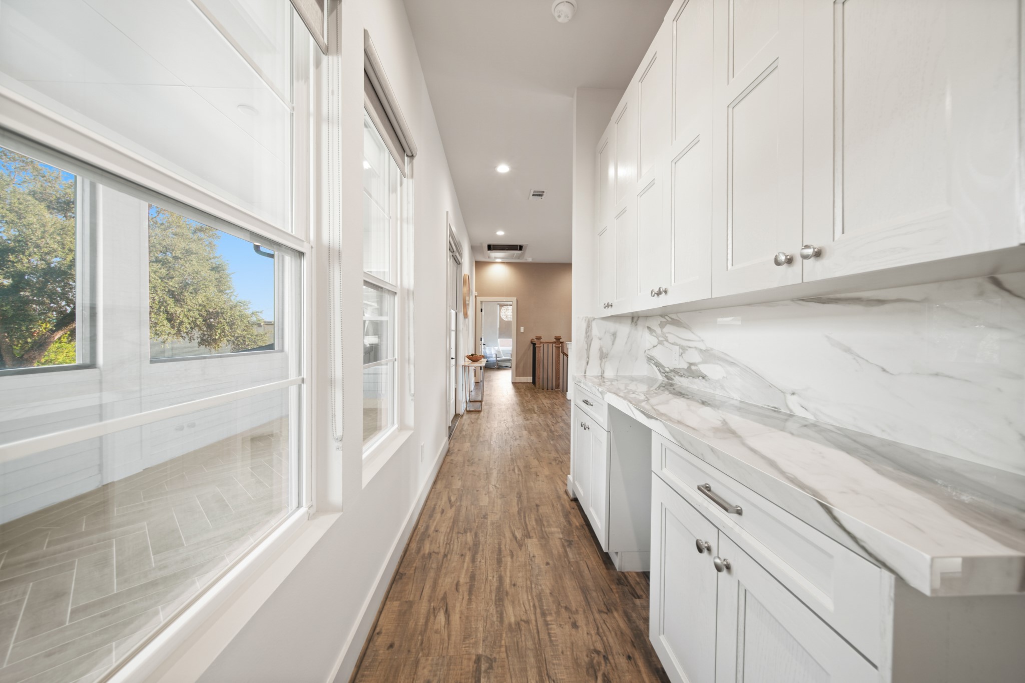 5434 Windswept Lane Houston, TX 77056 - Photo 31 of 45 This extra storage is located upstairs, and is perfectly located so you can prepare delicious drinks for your guests.