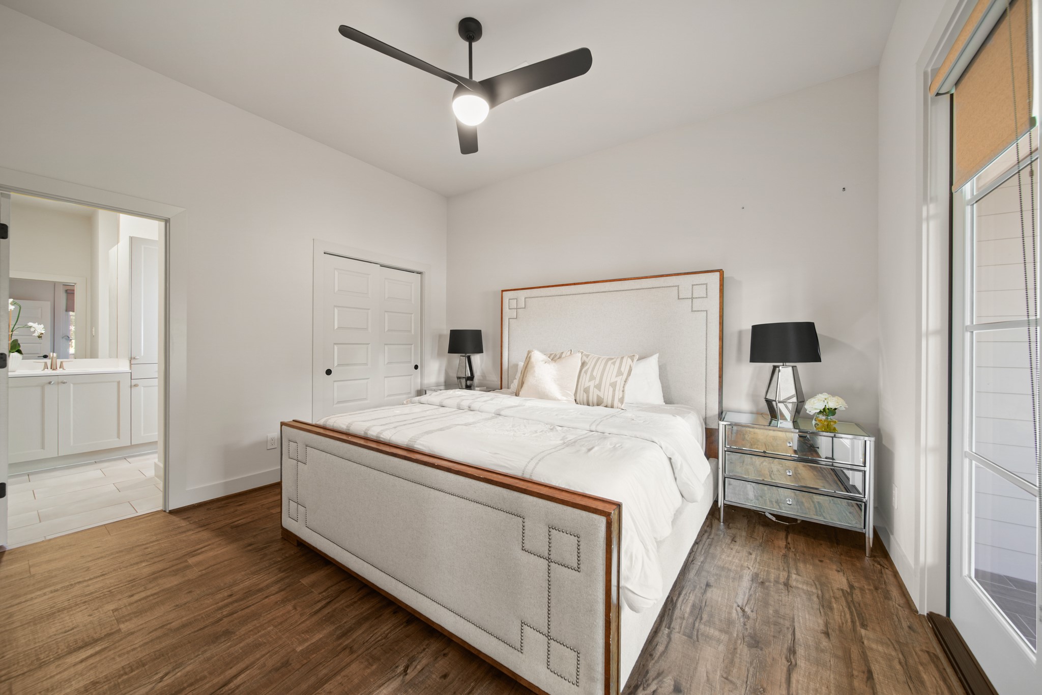 5434 Windswept Lane Houston, TX 77056 - Photo 32 of 45 Your family will enjoy this secondary bedroom that includes its private en-suite bath, and a large built-in closet.