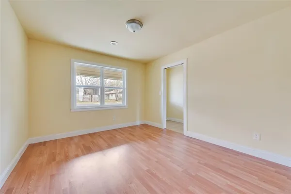 $285,000 | 725 Meadowlark Circle, Crowley, TX 76036