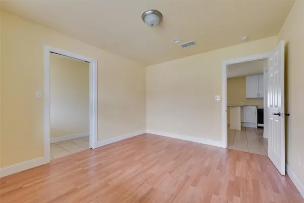 $285,000 | 725 Meadowlark Circle, Crowley, TX 76036